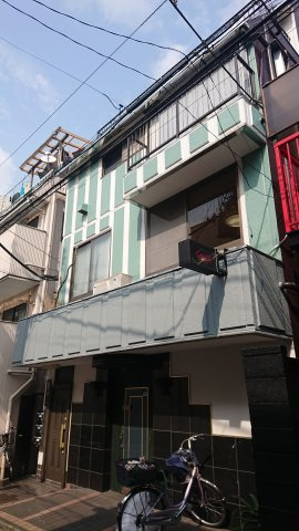 大りんビルのエントランス