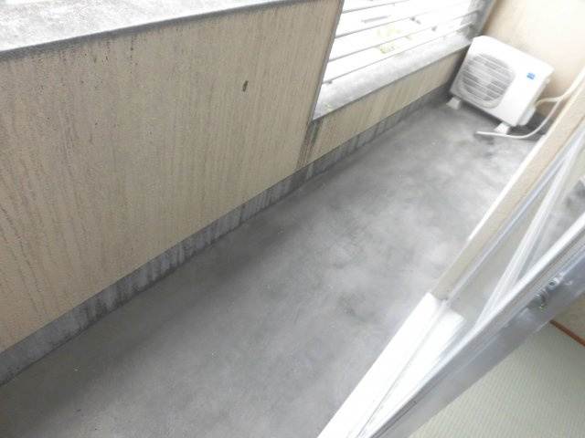 説田ビルのバルコニー