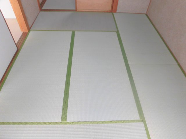 説田ビルの和室