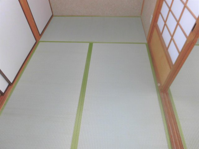 説田ビルの和室