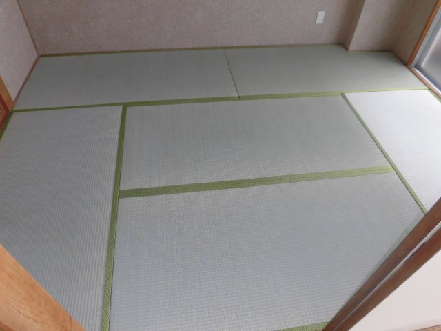 説田ビルの和室