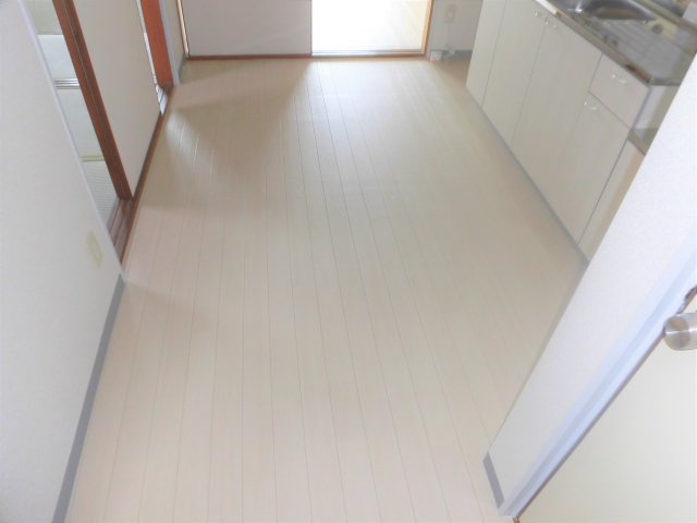 説田ビルの居間・リビング