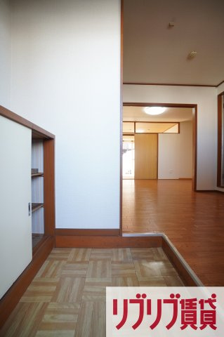 内山第三ビルの玄関