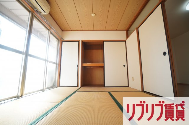 内山第三ビルの寝室