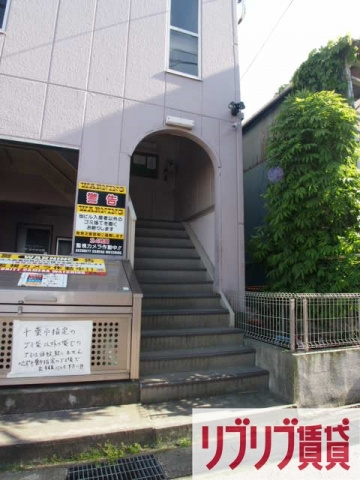 内山第三ビルのエントランス