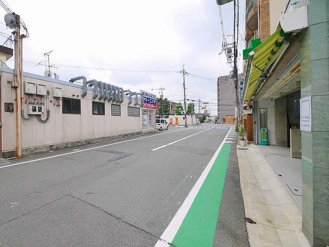 たつみ屋店舗の周辺