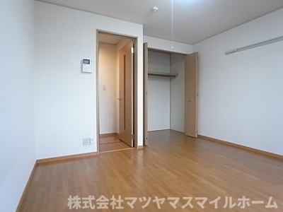 【洋室】 | グランシャリオ