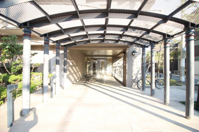 【エントランス】 | ベルシャトゥ阿倍野阪南町 | 落ち着いたエントランスです