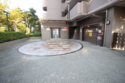 【駐車場】 | ベルシャトゥ阿倍野阪南町 | 駐車スペースもあります　立体駐車場