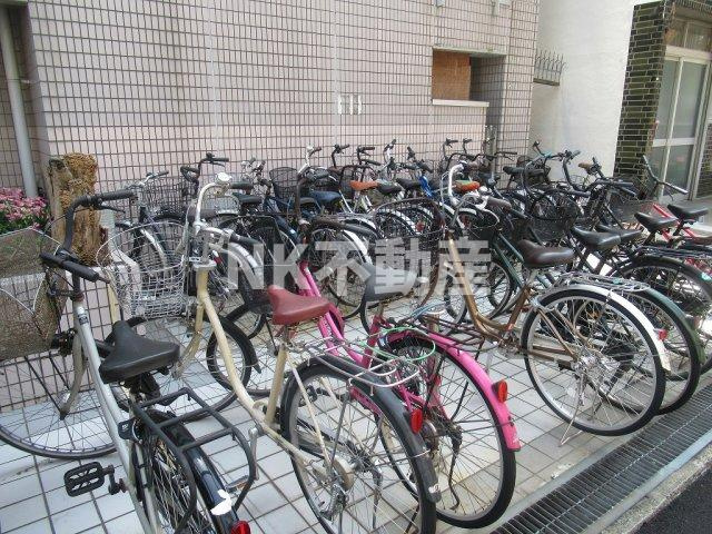 【その他】 | エアリーコート小阪（八戸ノ里賃貸） | 駐輪場です
