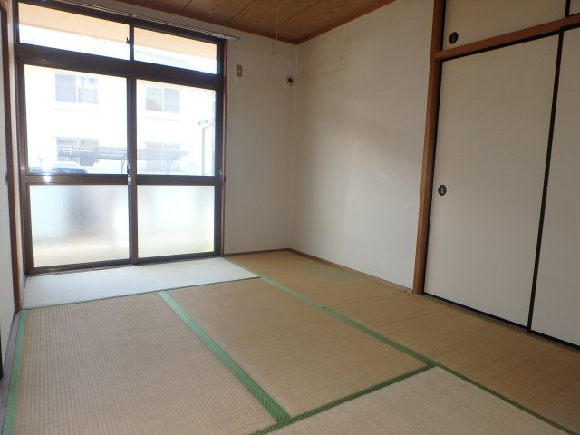 しおみコーポの和室