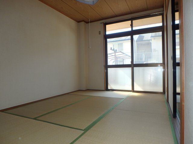 しおみコーポの和室