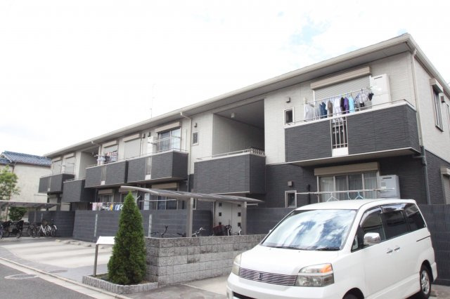 東大阪市岸田堂南町のアパートの外観