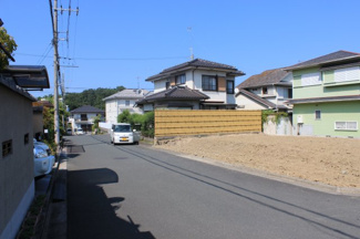 【前面道路含む現地写真】
