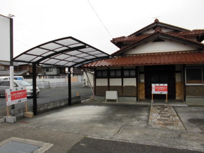 【外観】 | 大津市堅田1丁目1060-1,3,4　売り土地 | 県道558号線からの物件外観、上物あり
