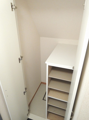 【玄関】 | ブルーアイズ | シューズボックスも設置済み