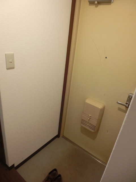 ビスタ神崎川の玄関