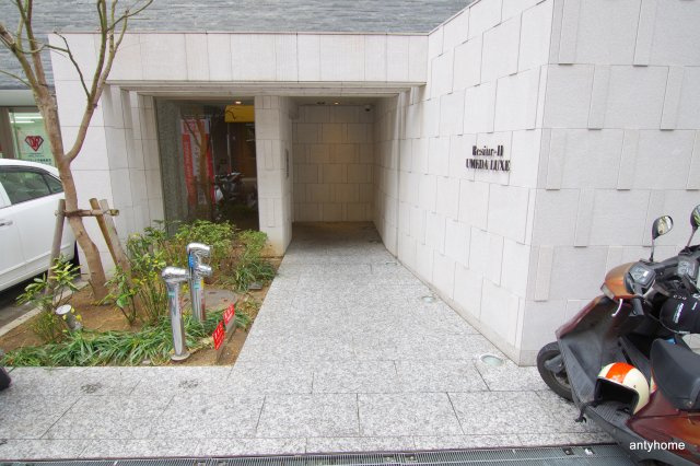 レジュールアッシュ梅田リュクス　仲介手数料無料のエントランス