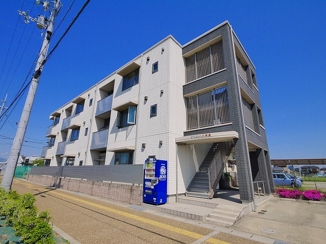 ルミエール朱雀の外観|おしゃれな外観です