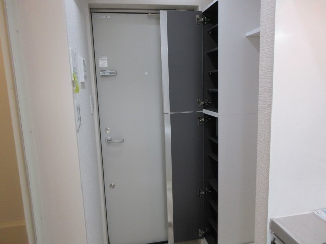 ペルラ小岩の玄関