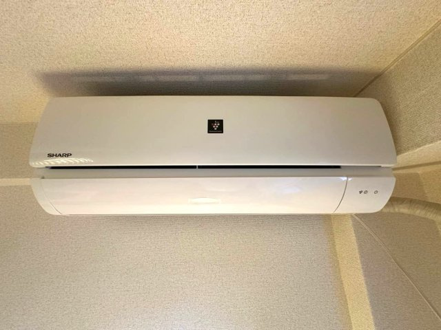 【設備】 | ロイヤルハイツ東海大前 | 暑い夏や寒い冬に大活躍のエアコン付きです☆冷暖房完備で1年中快適に過ごせます♪