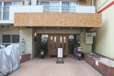 【エントランス】 | 東神奈川ダイヤモンドマンション | エントランス前