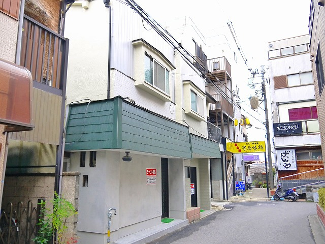 三条宮前町店舗住宅の外観