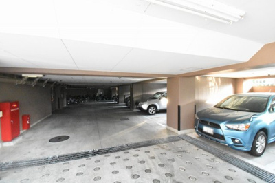 【駐車場】 | ロイヤルコーポ新川崎弐番館