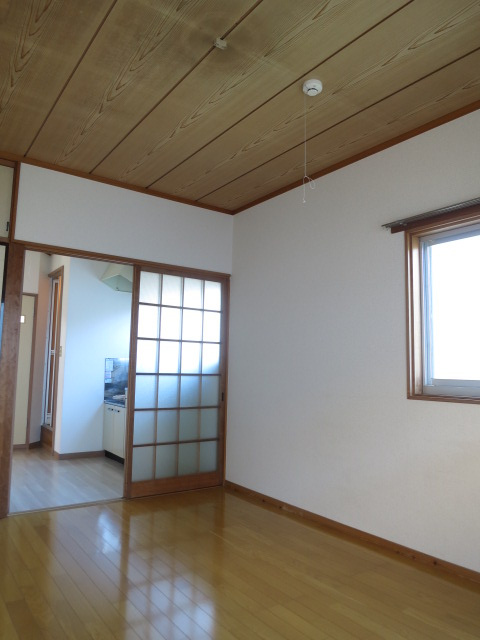 コーポヤシロの洋室