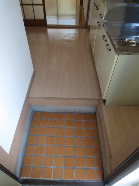 コーポヤシロの玄関