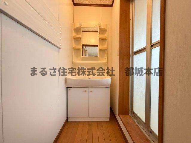 秋花ハイツの独立洗面台