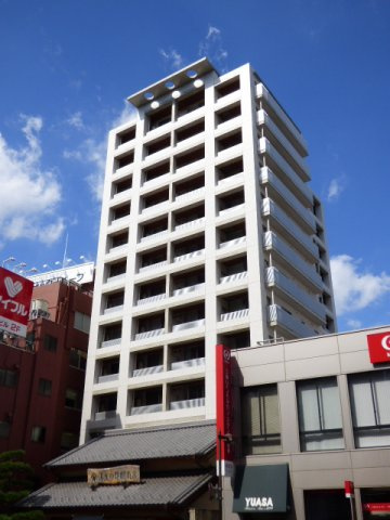 パインタワーの外観