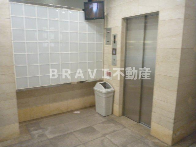 ラシーヌ上本町　BRAVI不動産のエントランス|清潔なエントランスです