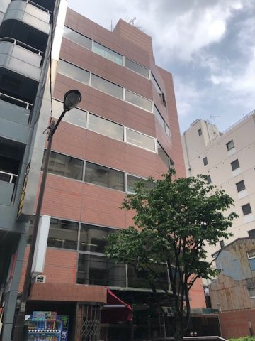 東英小川町ビルの外観