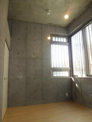 【洋室】 | le chat/ルシャ | ※参考写真※西向き洋室6帖☆二面採光のお部屋です！ロフトスペース・クローゼット付きなのでお洋服や荷物がスッキリ収納できて、整理しやすくなりますね☆