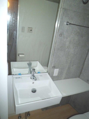 【洗面所】 | le chat/ルシャ | ※参考写真※独立洗面台付きで朝の準備もらくらく♪お化粧するときに大活躍ですね！