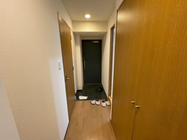 中央区築地１丁目の賃貸マンションの玄関
