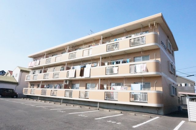 メゾン向山の外観