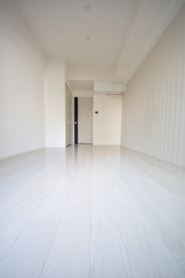 【洋室】 | SERENITE三宮