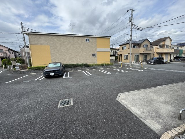 レニューテリアの駐車場