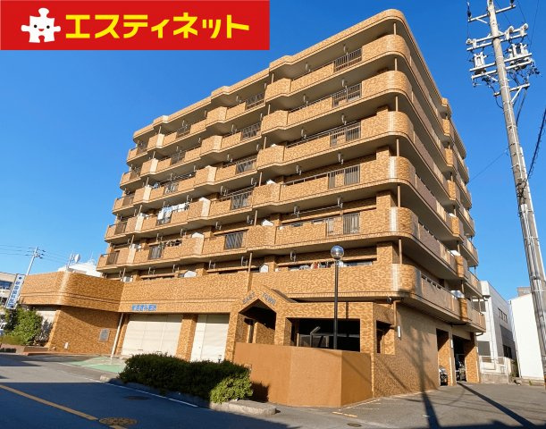 イーストタウンの外観