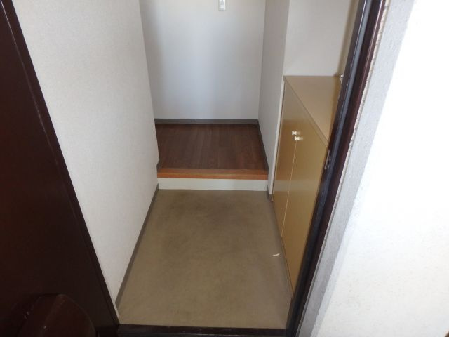 メゾン青山の玄関