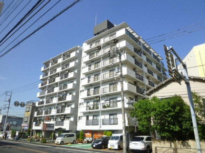 【外観】 | NICヴィヴァンメゾン川崎京町 | 足音等階下の心配のない1階住戸。ガーデニング等を楽しめる専用庭付です♪