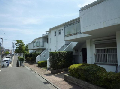 【外観】 | グリーンヒル羽沢 | 前面棟との間隔も広く一戸建て感覚のタウンハウス♪