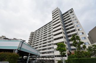 【外観】 | 京浜急行本線「六郷土手」駅徒歩10分と好立地。