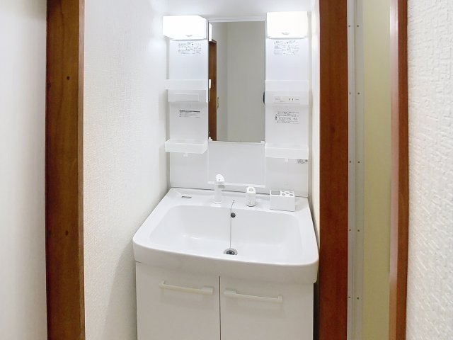 ジュエルARAKIの独立洗面台