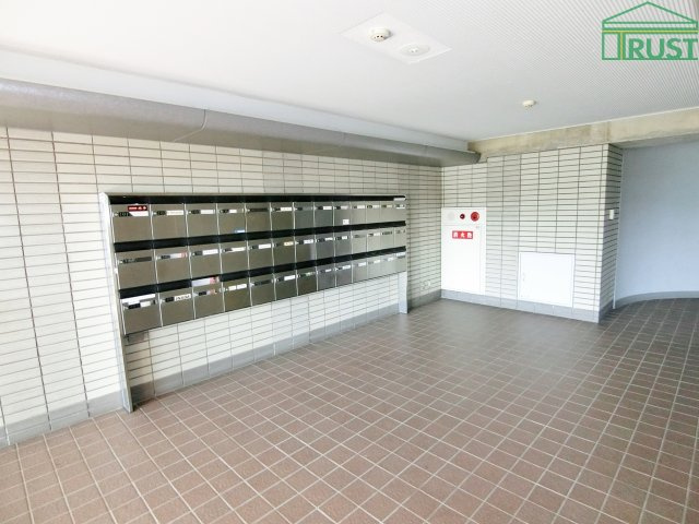 グランドシャトー西明石のエントランス