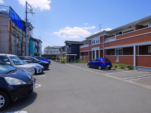 アライブＳ＆Ｎの駐車場|車をお持ちの方に嬉しい駐車場付きの物件です