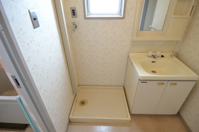 【設備】 | コーポ三協１ | 室内洗濯機置場