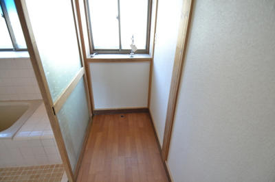 【設備】 | 貸家 | 室内洗濯機置き場